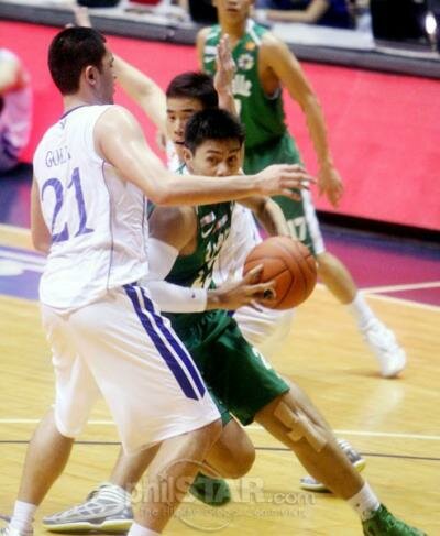 Green Archer Jarelan Tampus tries to break through the defense of Frank Golla, who is supported at back by fellow Eagle Luis Gonzaga. (From philstar.com)