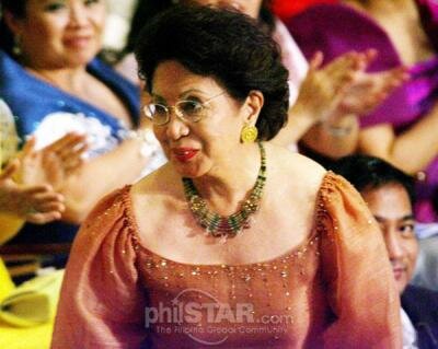 Retired Supreme Court Associate Justice Conchita Carpio-Morales stands as President Aquino announces her appointment during the SONA yesterday. (From philstar.com)